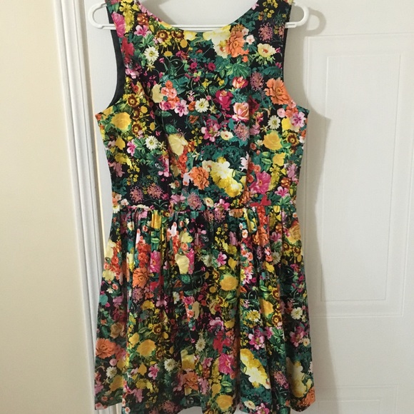 Zara -Floral Print low-back dress - Picture 1 of 3